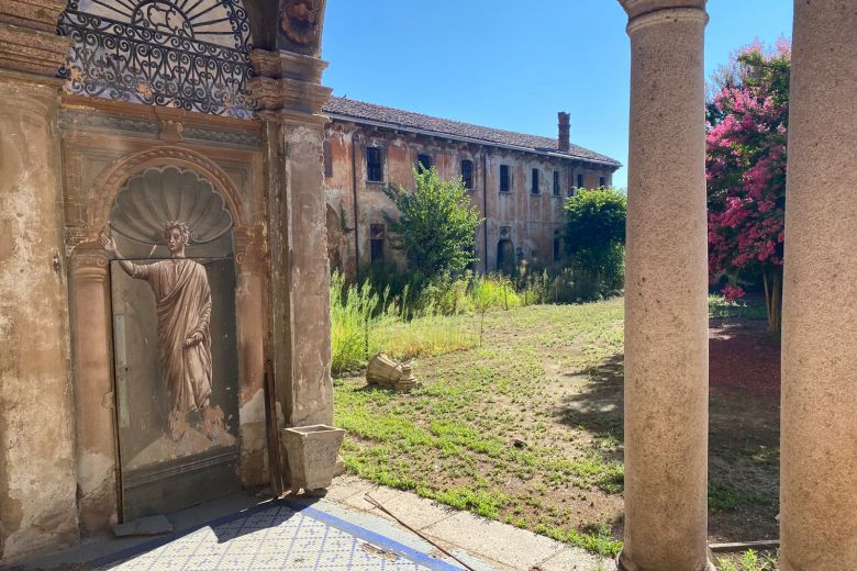 Ancient 12th-century villa  available as an event space