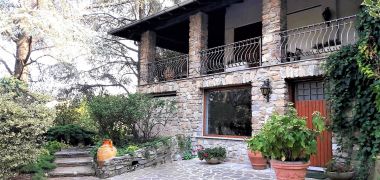 Charming Villas overlooking inside beautifull Park and hills Charming Villas overlooking inside beautifull Park and hills