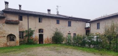 Casa colonica con podere da ristrutturare sulle Colline Piacentine 