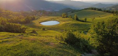 Podere con lago sulle colline di Parma -Emilia Romagna 
