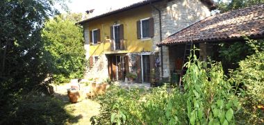 Casa in sasso con giardino e rustico a pochi km da Varzi 