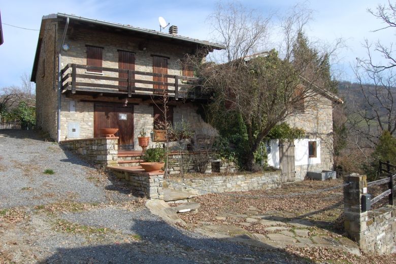 Country House in the Hills - panoramic view 