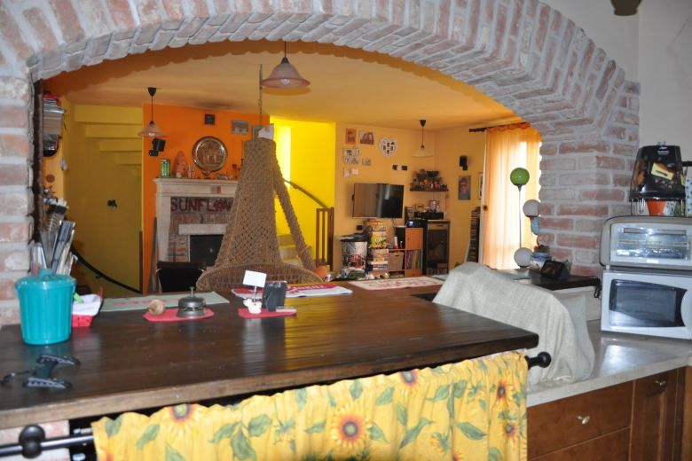 Pretigious country house with garden 