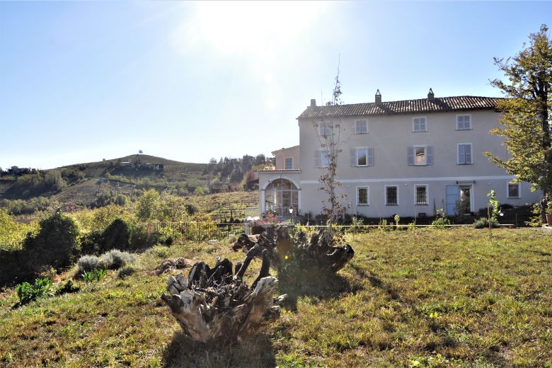 Storica dimora sulle colline dell'Oltrepò Pavese 