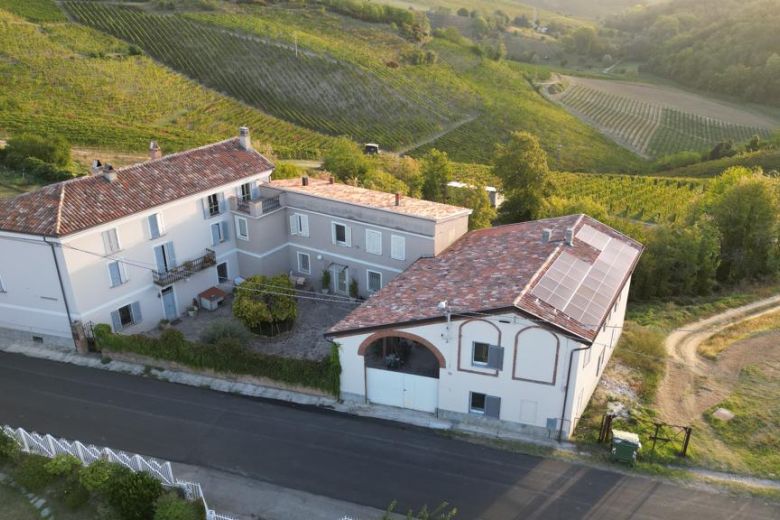 Storica dimora sulle colline dell'Oltrepò Pavese 