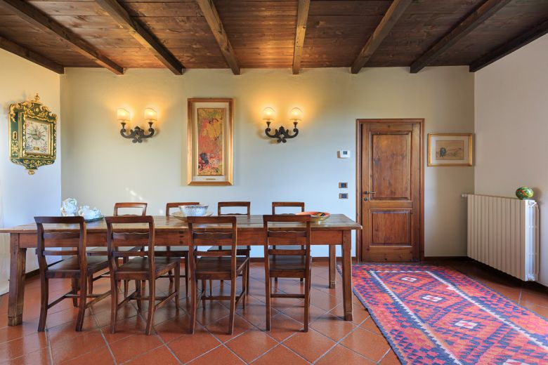 Tuscany stone farmhouse on the hills of Piacenza 