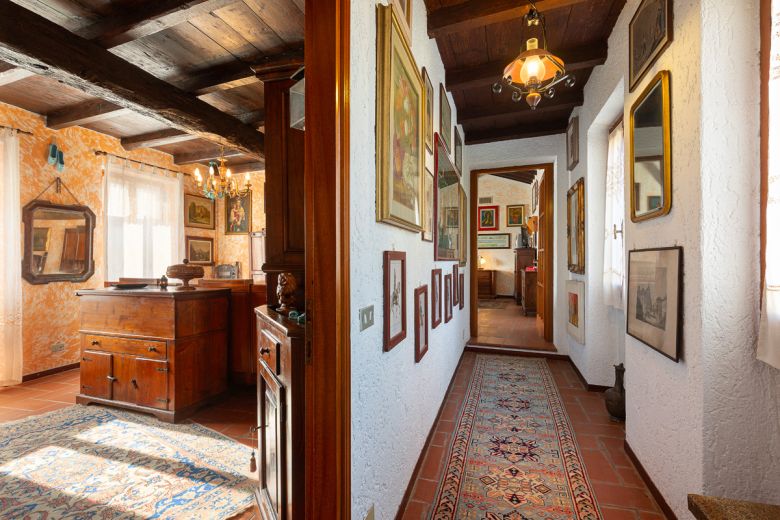 Antica dimora  sulle colline di Castana in Oltrepò Pavese 