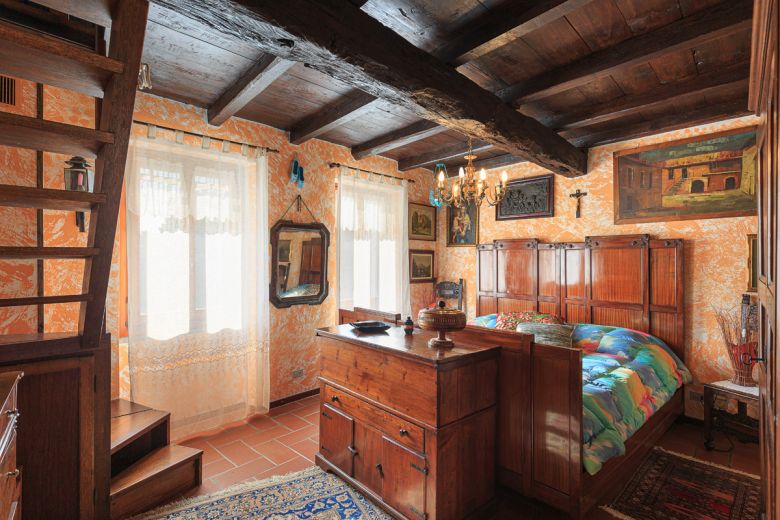 Antica dimora  sulle colline di Castana in Oltrepò Pavese 