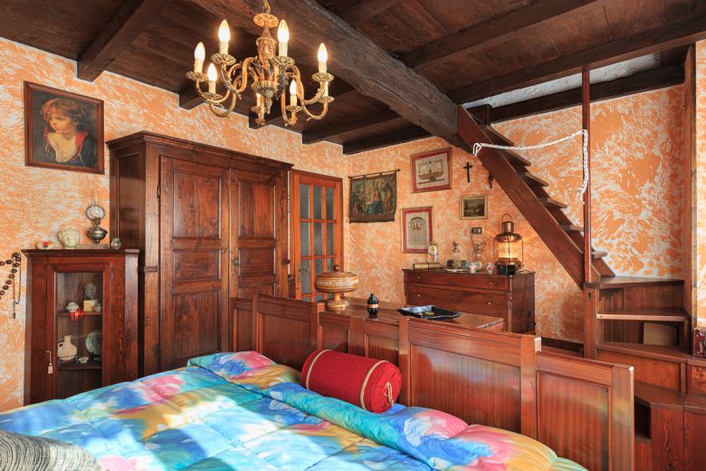 Antica dimora  sulle colline di Castana in Oltrepò Pavese 