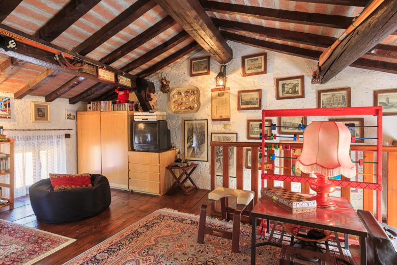 Antica dimora  sulle colline di Castana in Oltrepò Pavese 