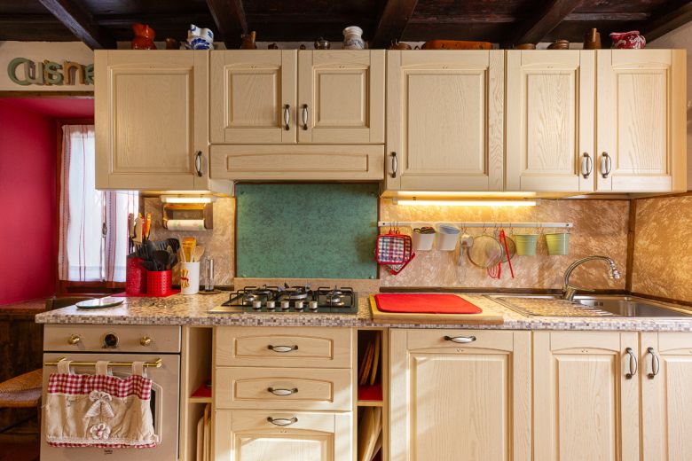 Antica dimora  sulle colline di Castana in Oltrepò Pavese 