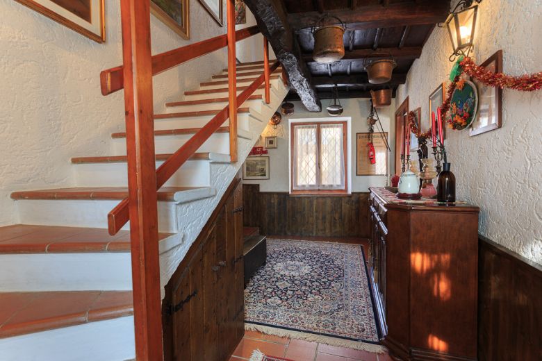 Antica dimora  sulle colline di Castana in Oltrepò Pavese 