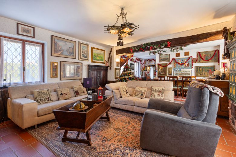 Antica dimora  sulle colline di Castana in Oltrepò Pavese 