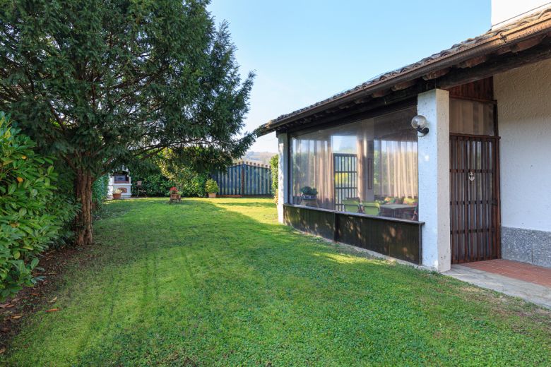 Antica dimora  sulle colline di Castana in Oltrepò Pavese 