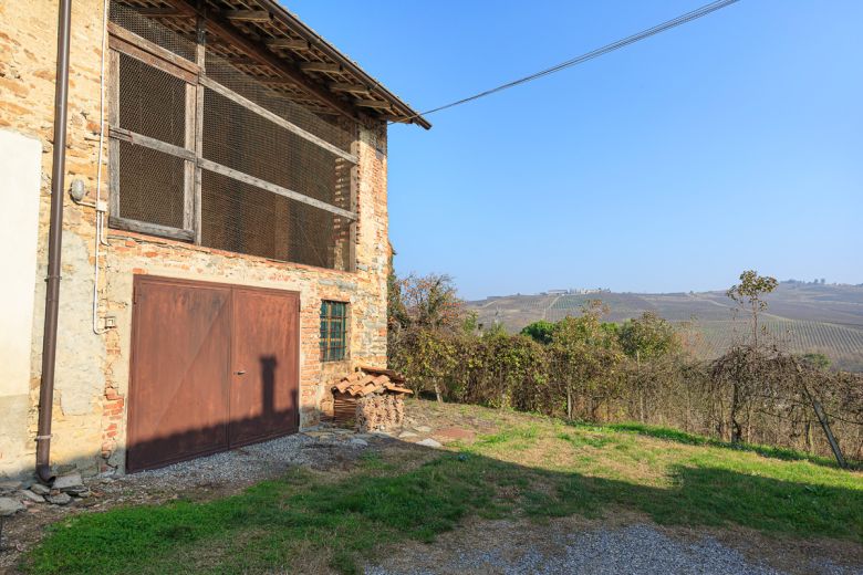 Antica dimora  sulle colline di Castana in Oltrepò Pavese 