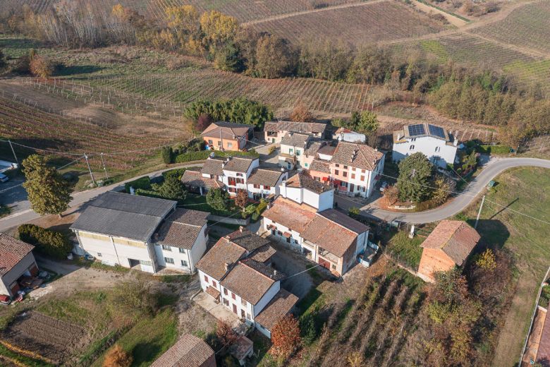 Antica dimora  sulle colline di Castana in Oltrepò Pavese 