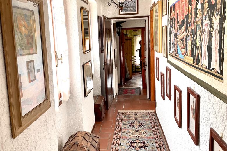 Ancient residence on the hills of Castana in Oltrepò Pavese