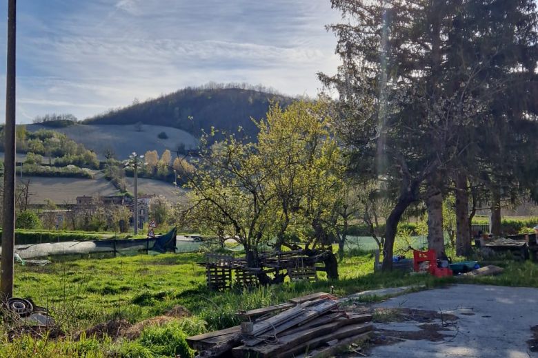 San Sebastiano Curone (AL)  Storica cascina in sasso + 2,7 ettari 