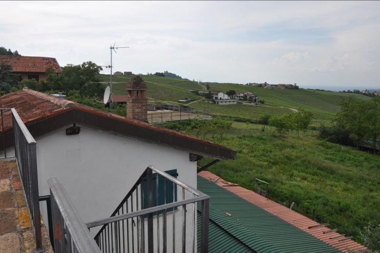 Casale elegantemente rifinito in Oltrepo' Pavese - Casteggio