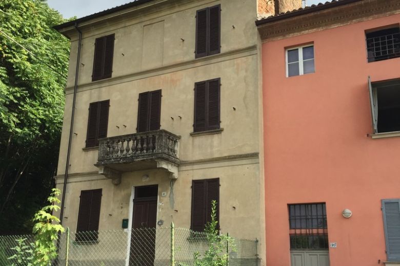 Colline di Casteggio -  Case da ristrutturare - co-housing famigliare 