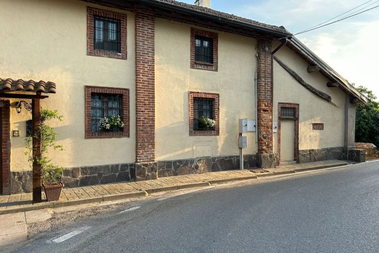 Cascina finemente ristrutturata nella campagna pavese - Corteolona