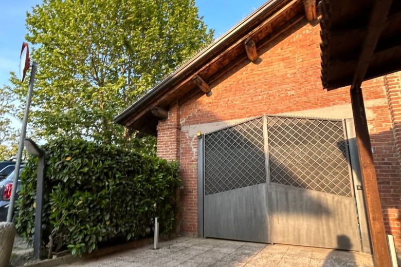 Cascina finemente ristrutturata nella campagna pavese - Corteolona