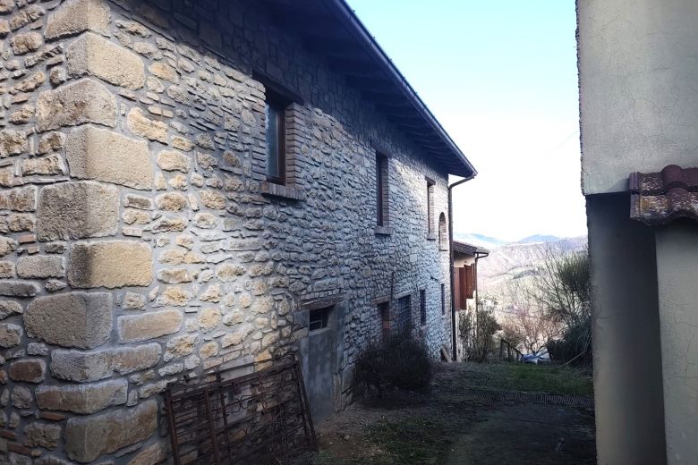 Caratteristica soluzione in sasso nel cuore della Val Staffora