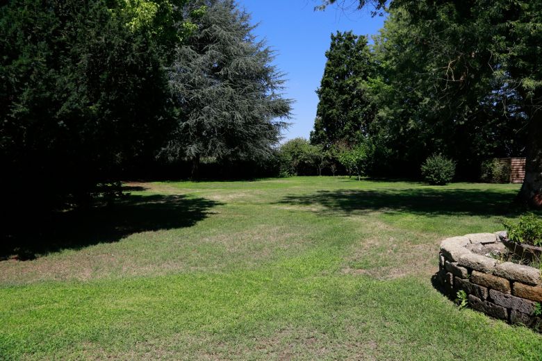 Storica cascina di pregio con giardino alle porte di Pavia