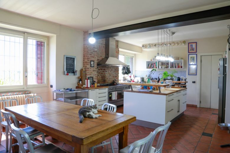 Storica cascina di pregio con giardino alle porte di Pavia