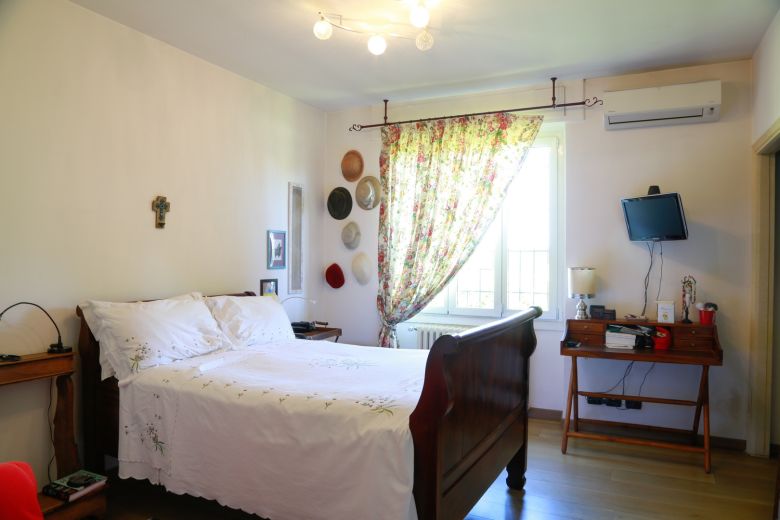 Storica cascina di pregio con giardino alle porte di Pavia