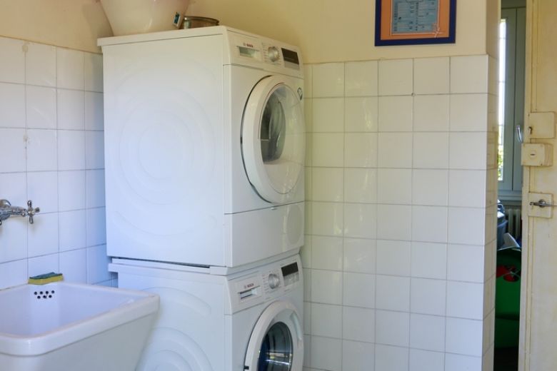 Storica cascina di pregio con giardino alle porte di Pavia