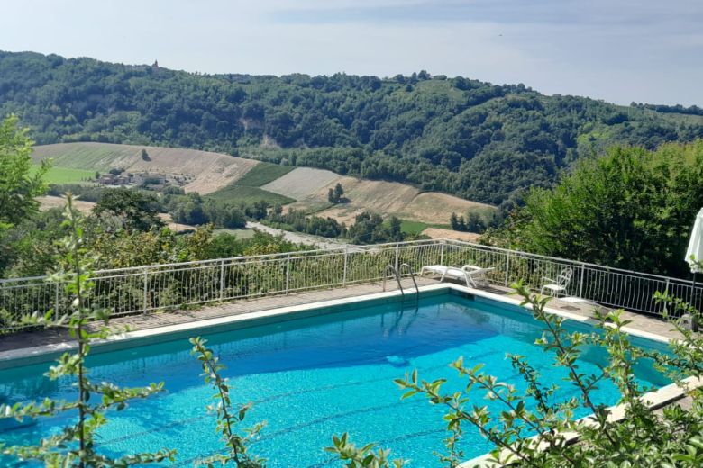 Family co-housing in the hills of Piacenza and more 