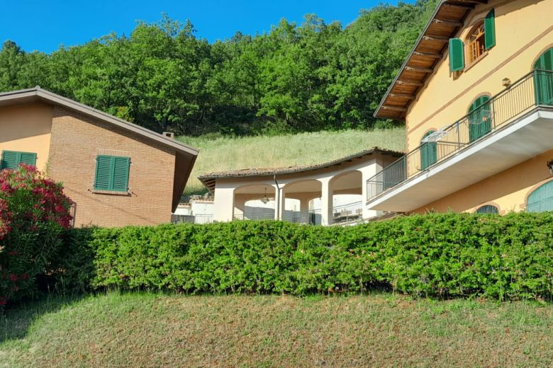 Family co-housing in the hills of Piacenza and more 
