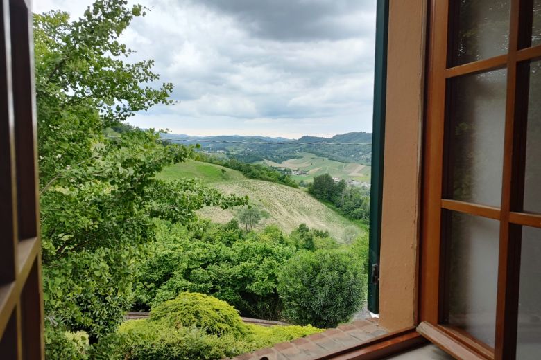 Co-housing famigliare sulle colline piacentine e altro 