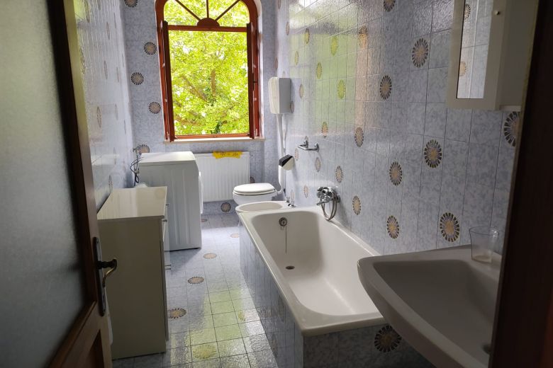 Co-housing famigliare sulle colline piacentine e altro 