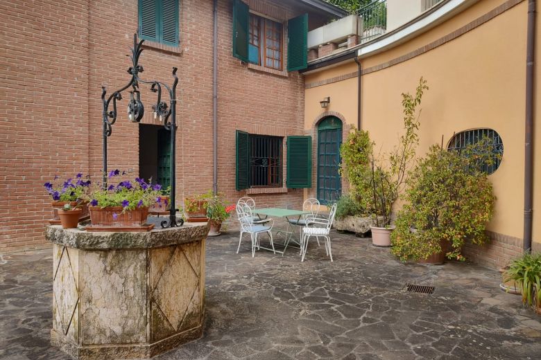 Co-housing famigliare sulle colline piacentine e altro 