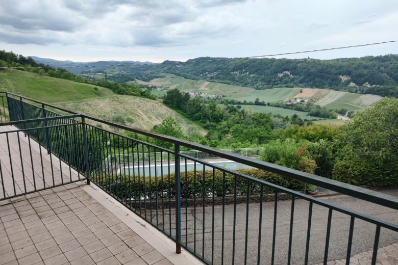 Co-housing famigliare sulle colline piacentine e altro 