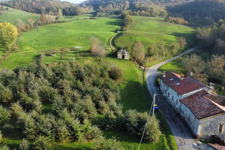 Calestano - Antica dimora in sasso sulle colline parmensi 