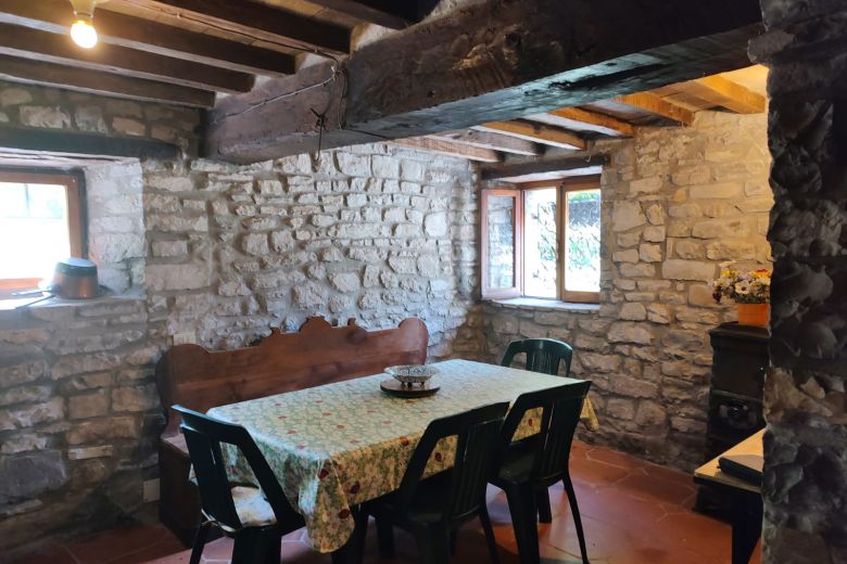 Calestano - Antica dimora in sasso sulle colline parmensi 