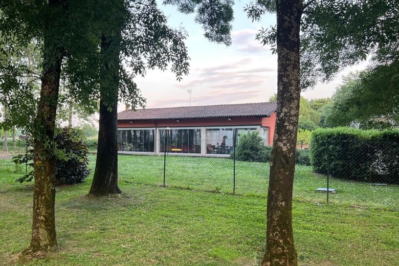 Casale di Campagna sulla strada dell'Oltrepò Pavese 