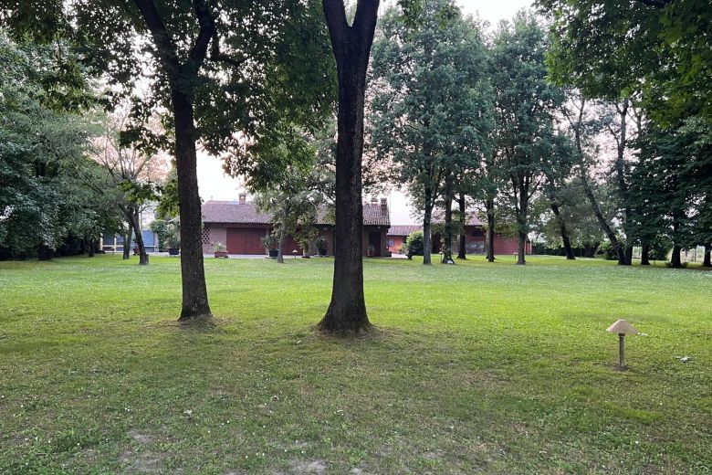 Casale di Campagna sulla strada dell'Oltrepò Pavese 