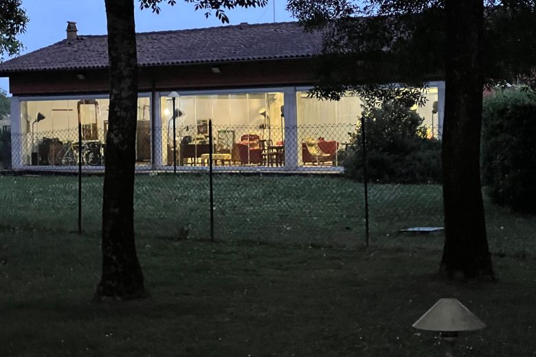 Storica cascina nella campagna pavese con terreno Storica cascina nella campagna pavese con terreno