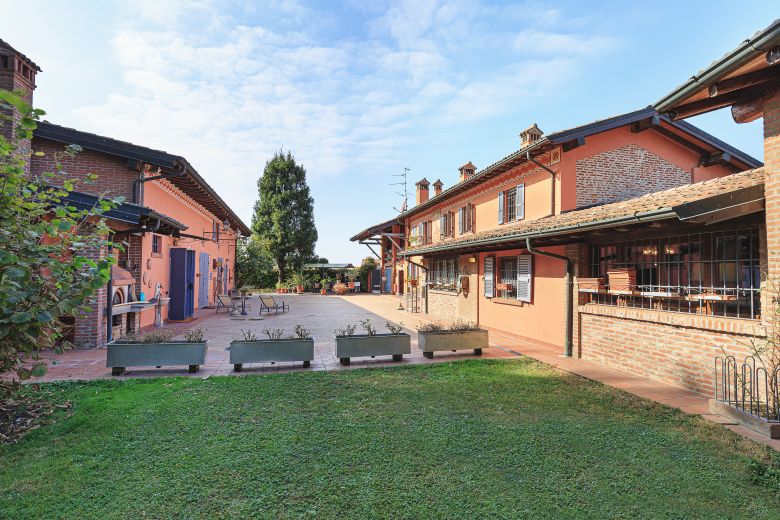 Immobile di pregio nella campagna pavese Immobile di pregio nella campagna pavese