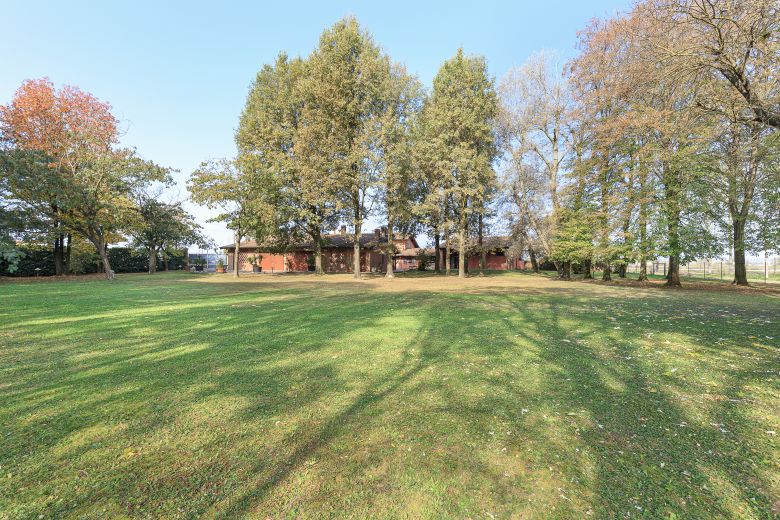 Immobile di pregio nella campagna pavese Immobile di pregio nella campagna pavese