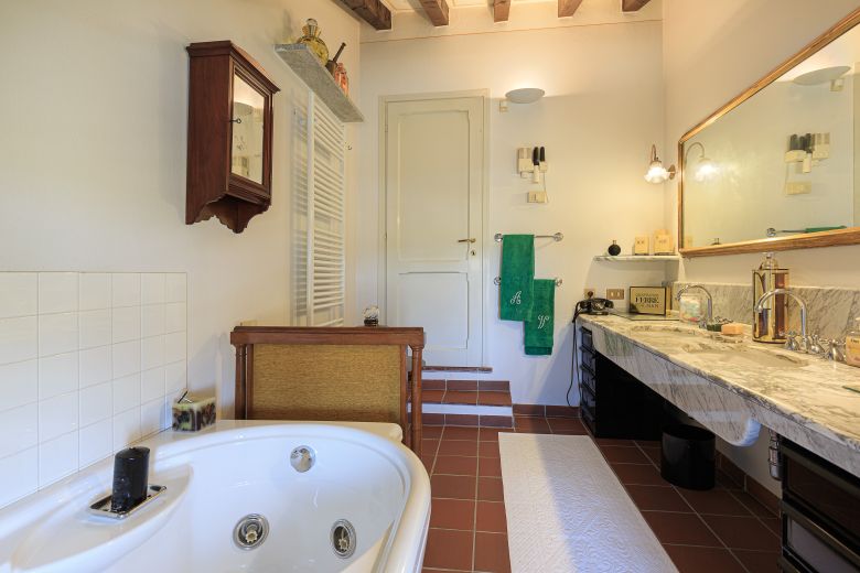 Immobile di pregio nella campagna pavese Immobile di pregio nella campagna pavese