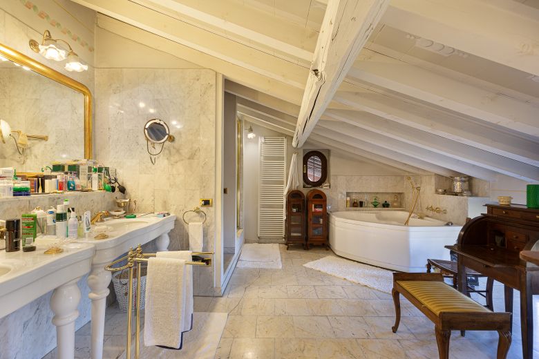 Immobile di pregio nella campagna pavese Immobile di pregio nella campagna pavese