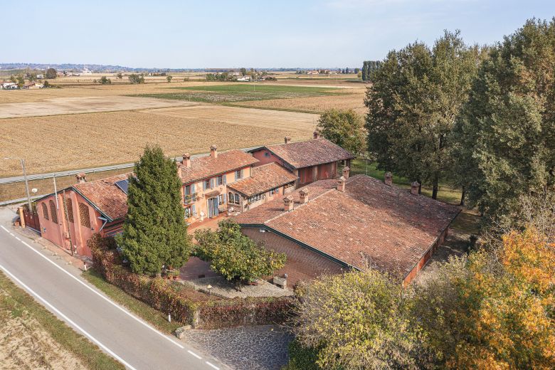 Immobile di pregio nella campagna pavese Immobile di pregio nella campagna pavese