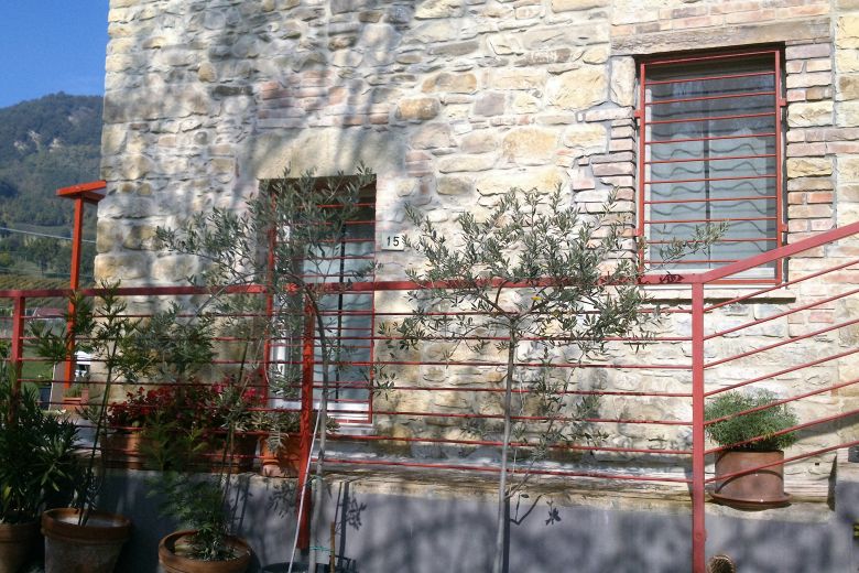Vigoleno - Podere in sasso sulle colline piacentine - 37000mq 