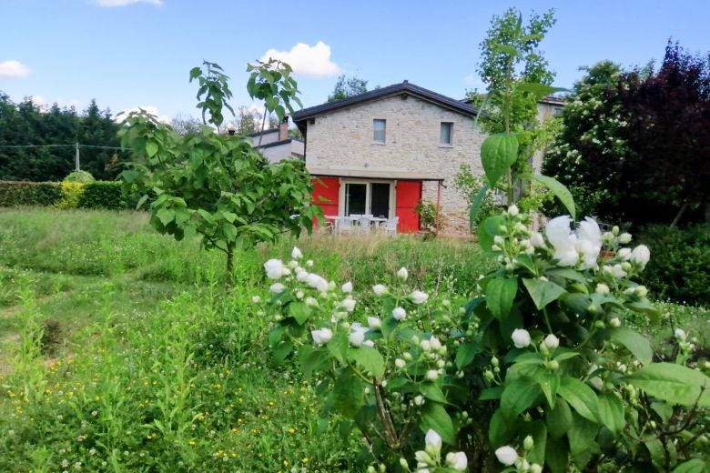 Vigoleno - Podere in sasso sulle colline piacentine - 37000mq 