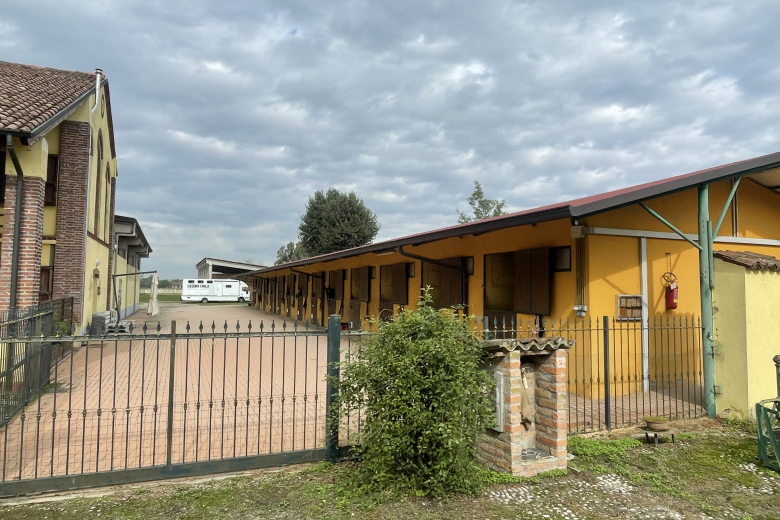 Equestrian Center in the Lodi countryside - 55 Km from Milan